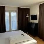 Berg Hotel *