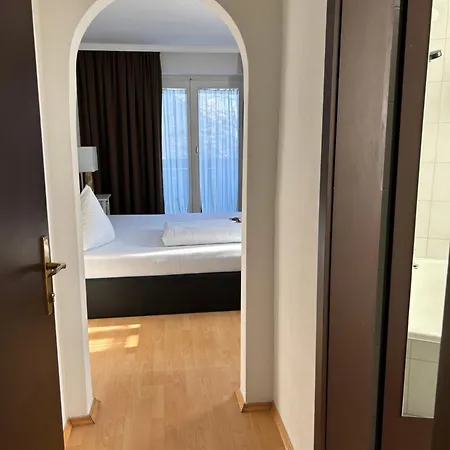 Berg Hotel *